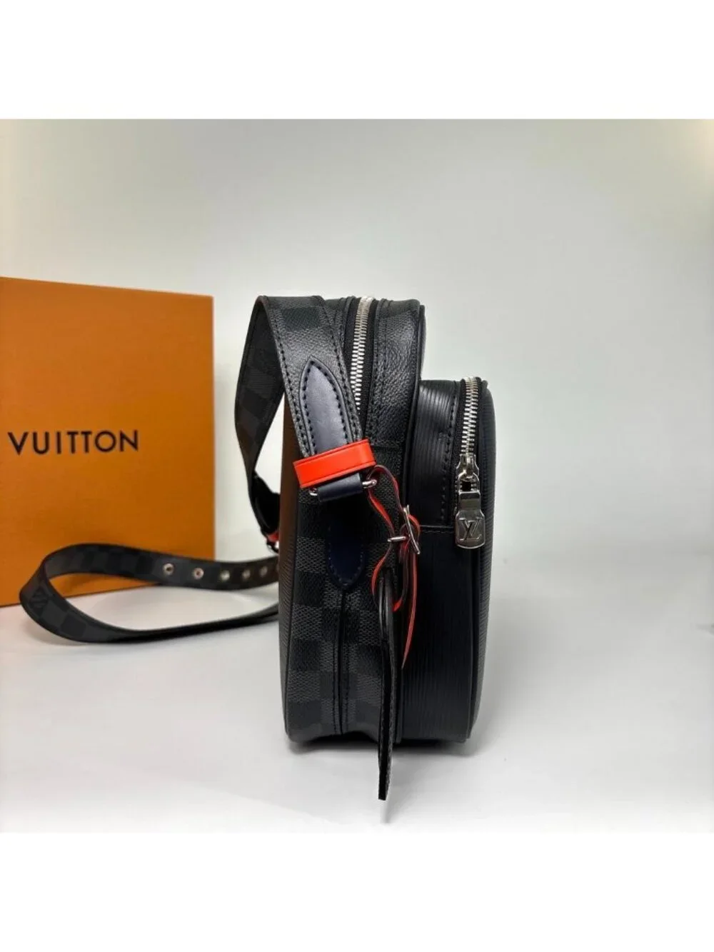Louis Vuitton Epi Damier Graphite Messenger Bag Black